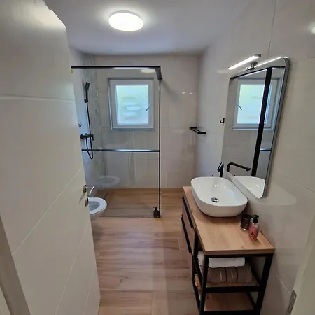 Jakne Apartment *
